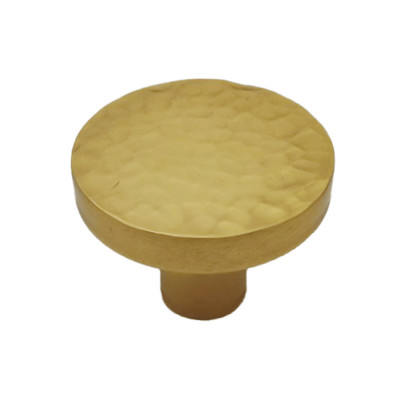 Ручка-кнопка "Luna" из полированной латуни с чеканкой,  Ø 33 мм_1